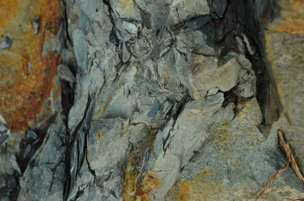 岩のカラフルな形成は 数百年にわたって積層 魅力的な質感を持つ興味深い背景 — ストック写真