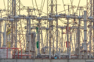 Nükleer santral elektrik alt istasyonu çok detaylı. Ba