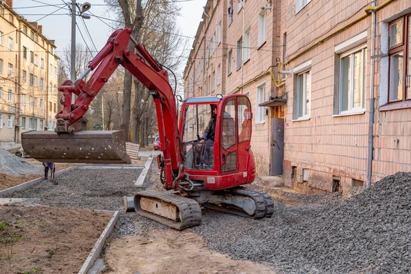Abr 2019 Lutsk Ucrânia Pequenos Terraplanadores Escavadeiras Estacionados Durante Projeto — Fotografia de Stock