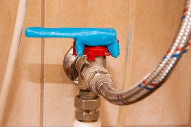 Polikaprolakton malzemeli el yapımı musluk kulpları. Ev geliştirme ve arama.