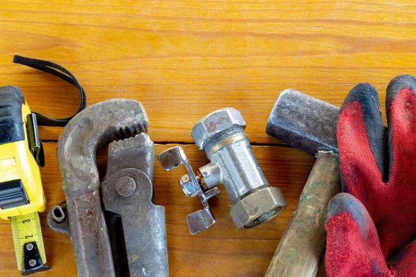 Herramientas Fontanero Colocadas Sobre Una Mesa Con Espacio Para Copiar — Foto de Stock