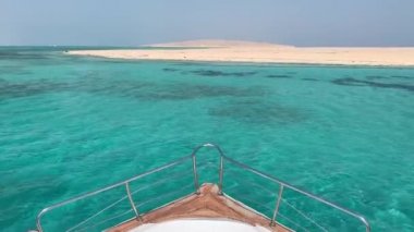 Hurghada'daki Giftun Adası'nın güzel manzarası. Mısır. Kızıldeniz'de Gezi