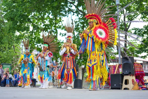 Moscou Rússia Maio 2019 Índios Peruanos Nativos Trajes Nacionais Cantam Fotografias De Stock Royalty-Free