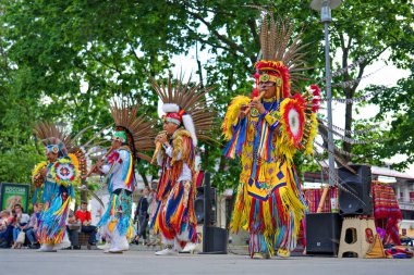  Moskova, Rusya Mayıs 26, 2019. Yerli Perulu Kızılderililer Ulusal kostümleri şarkı ve Moskova 'da dans.