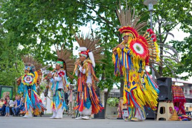  Moskova, Rusya Mayıs 26, 2019. Yerli Perulu Kızılderililer Ulusal kostümleri şarkı ve Moskova 'da dans.