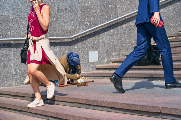 Moscou Pobre Implorando Sentado Estrada Ilustração Uma História Artigo Sobre Fotografia De Stock