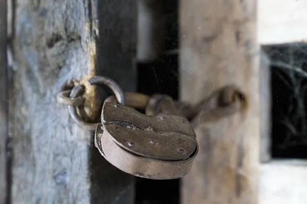 Lucchetto Retrò Una Porta Legno — Foto Stock