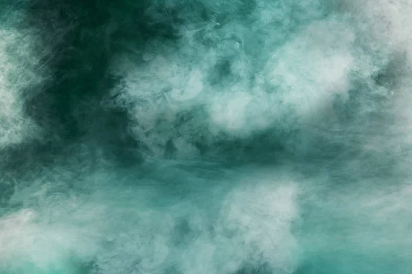 Látványos absztrakt fehér füst izolált színes zöld backgro — Stock Fotó