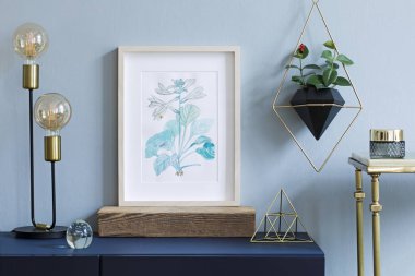 Sulu boya tesisi'beyaz çerçeve içinde şık minimalist iç çizim 