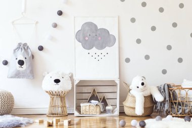 Duvarda çerçeve çizim ile İskandinav tarzı odaya ışık çocuk 