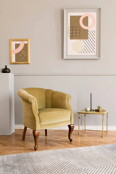 Stylowy Luksusowy Pokój Dzienny Wnętrza Mieszkania Eleganckim Zielonym Fotelem Retro — Zdjęcie stockowe