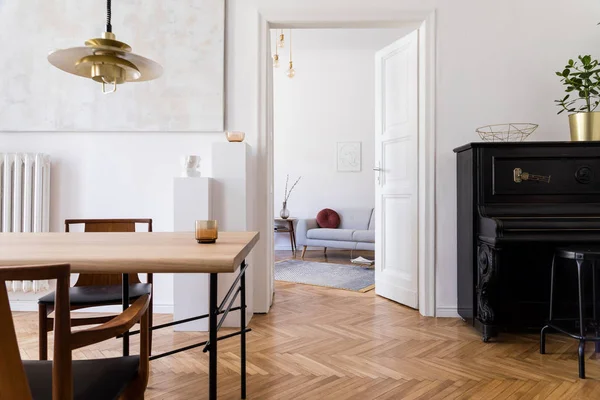 Moderní Skandinávský Interiér Obývacího Pokoje Designem Dřevěného Stolu Židlí Pohovky — Stock fotografie