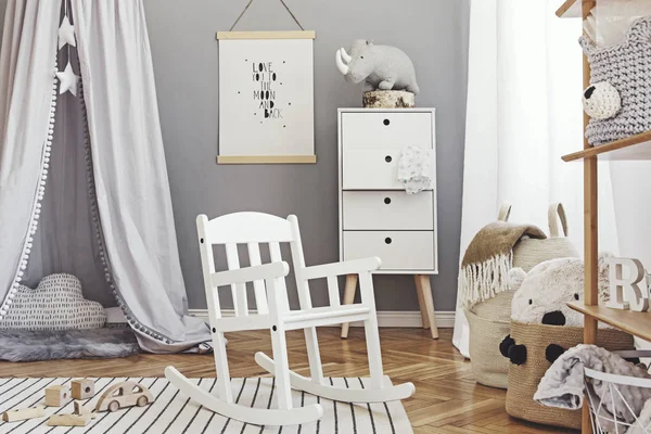 Elegante Sala Bebê Recém Nascido Escandinavo Interior Com Cartaz Simulado — Fotografia de Stock