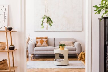 Şık kişisel aksesuarlar ile rahat dairede oturma odası nın tasarım boho iç. 