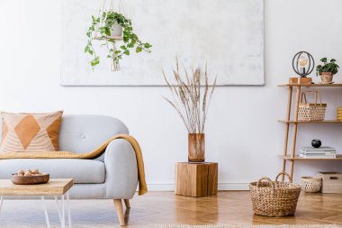 Şık kişisel aksesuarlar ile rahat dairede oturma odası nın tasarım boho iç. 