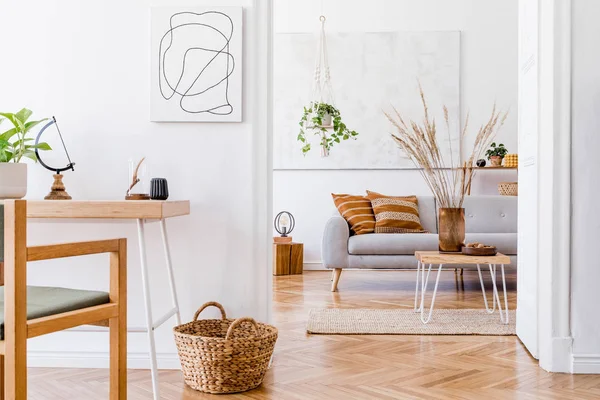 Şık kişisel aksesuarlar ile rahat dairede oturma odası nın tasarım boho iç. 