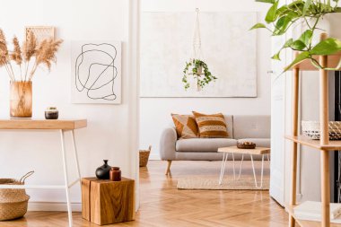Şık kişisel aksesuarlar ile rahat dairede oturma odası nın tasarım boho iç. 