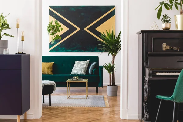 Luxury Minimalistic Composition Home Interior Design Stylish Velvet Sofa Pouf — Stock Photo, Image