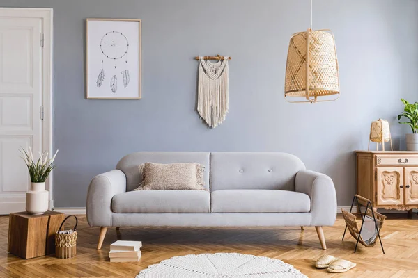 Gaya Dan Desain Interior Rumah Ruang Tamu Dengan Sofa Abu — Stok Foto