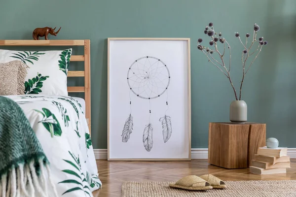 Composição Minimalista Interior Quarto Com Cama Madeira Planta Acessórios Elegantes — Fotografia de Stock