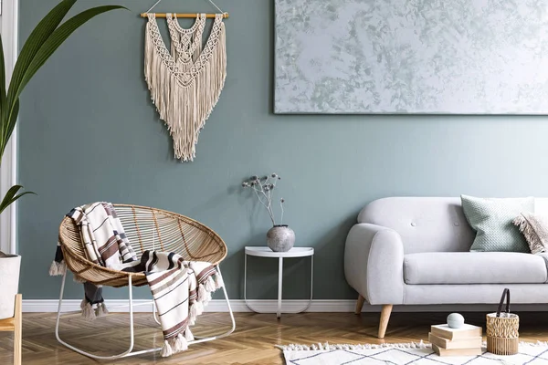 Stylový Minimalistický Interiér Obývacího Pokoje Designem Elegantním Příslušenstvím Eukalyptus Barva — Stock fotografie