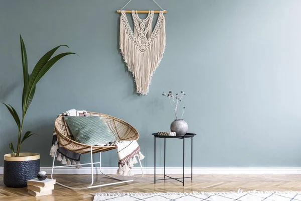Stylish Minimalistic Interior Living Room Design Rattan Armchair Elegant Accessories — Stock Photo, Image