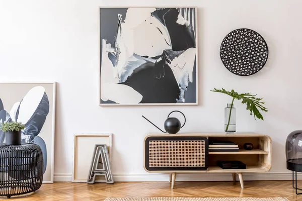 Zarif aksesuarları olan şık ve modern bir oturma odası. Ev dekorasyonu tasarımı. Model kullanıma hazır