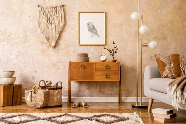 Moderne Retro Samenstelling Van Woonkamer Met Houten Vintage Commode Grijze — Stockfoto