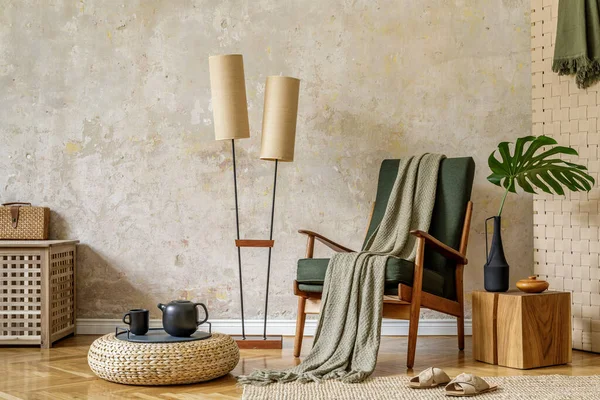 Moderne Retro Komposition Des Wohnzimmers Mit Design Sessel Lampe Pouf — Stockfoto