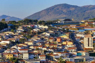 görünümünü Braganca Paulista, kırsal devletin Sao Paulo, Brezilya şehir üzerinde popüler konut inşaatı 