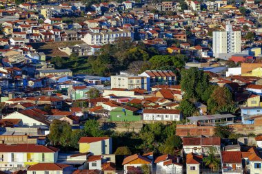 görünümünü Braganca Paulista, kırsal devletin Sao Paulo, Brezilya şehir üzerinde popüler konut inşaatı 