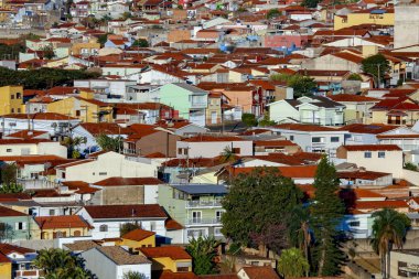 görünümünü Braganca Paulista, kırsal devletin Sao Paulo, Brezilya şehir üzerinde popüler konut inşaatı 