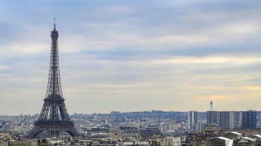 Paris, Fransa 'daki Eyfel Kulesi manzarası