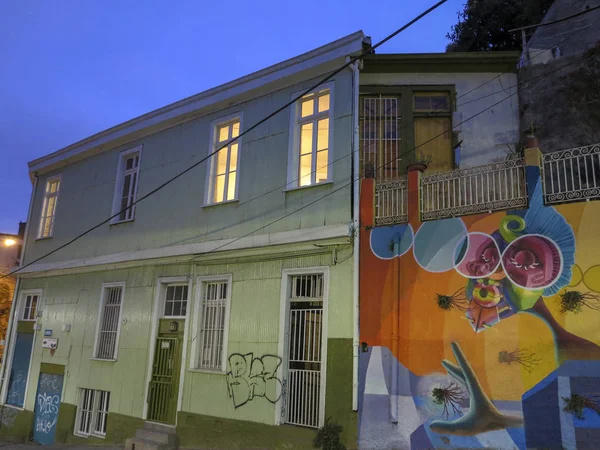 Valparaiso Chile 2014 Farbenfrohe Straßenkunst Schmückt Häuser Der Unesco Welterbe — Stockfoto