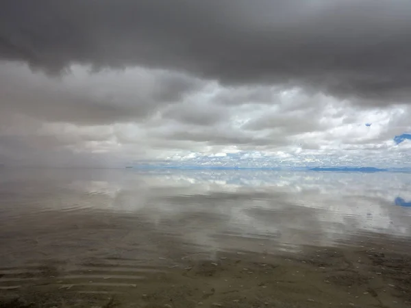 Panorama Del Deserto Sale Piatto Bianco Perfetto Con Cielo Nuvoloso — Foto Stock