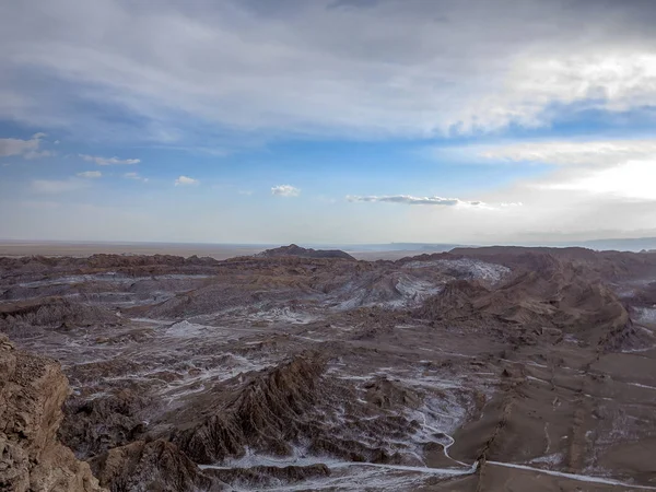 在智利的阿塔拉玛沙漠的岩石形成山谷 月亮谷 — 图库照片