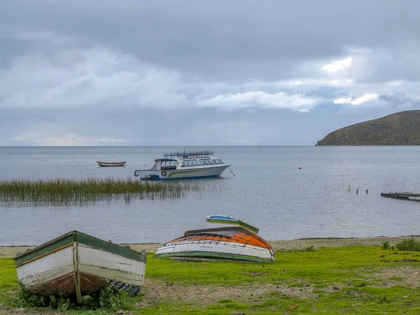 Boten Het Titicacameer Grens Van Bolivia Peru — Stockfoto