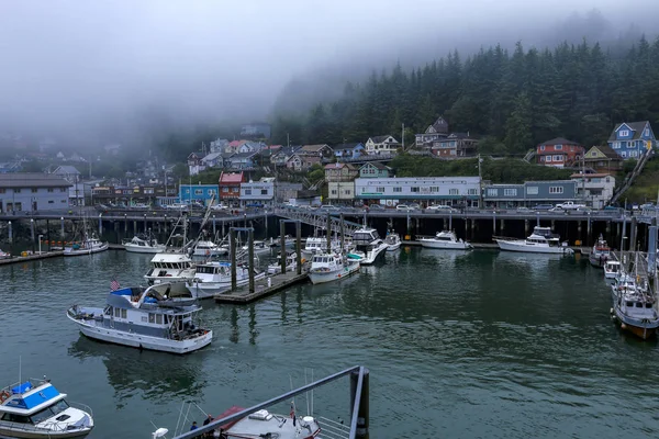 Ketchikan Alaska Lipca 2018 Widok Port Ketchikan Łodzi Rybackich Mgły Obrazek Stockowy