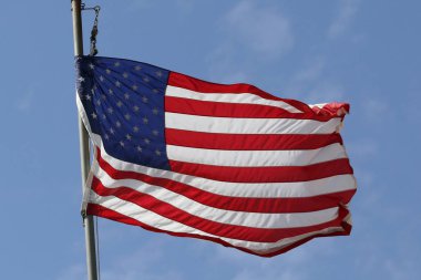 ABD'de mavi gökyüzü Rüzgar sallayarak Amerikan bayrağı