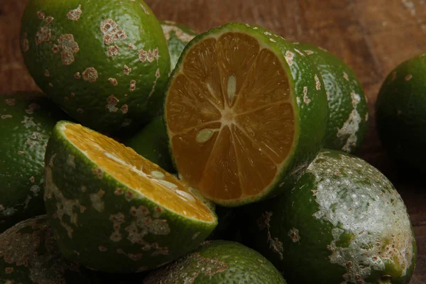 Rangpur lime oder limao cravo auf portugiesisch. — Stockfoto