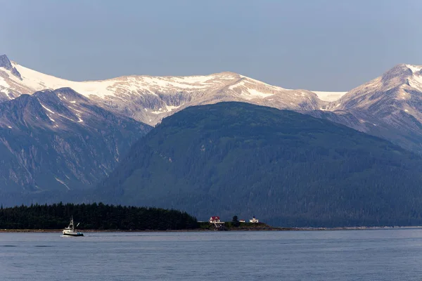 Łódź rybacka na Juneau, Alaska — Zdjęcie stockowe