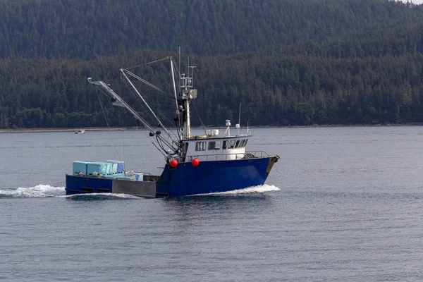 Barca da pesca commerciale in Alaska — Foto Stock