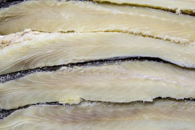 kurutulmuş ve tuzlanmış morina fileto