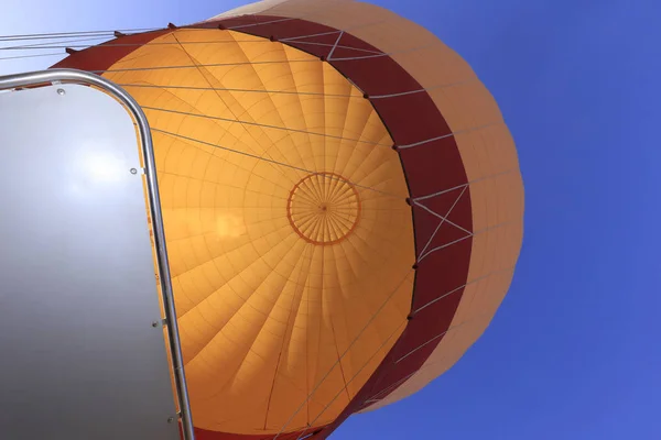 Ballon à air chaud coloré — Photo