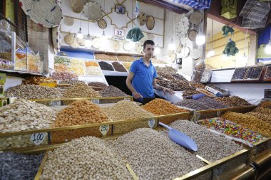 açık hava pazarında tahıl tezgahı