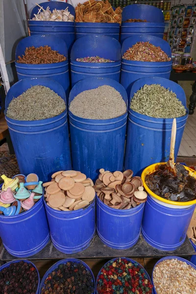 Spices and herbs on traditional market in Marrakesh — Stock Photo, Image