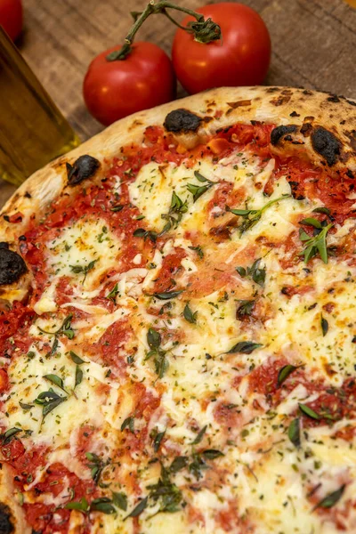 Margarita Pizza Margherita Con Tomates Queso Mozzarella Salsa Tomate Albahaca — Foto de Stock