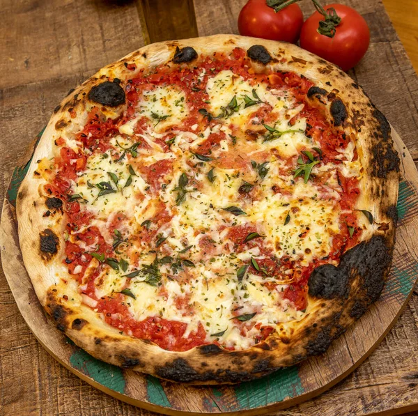 Pizza Margarita Margherita Com Tomate Queijo Mozzarella Molho Tomate Manjericão — Fotografia de Stock