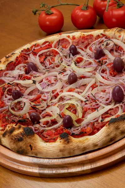 Pizza Calabresa Brasilianisches Essen Kalabresische Wurstpizza Mit Mozzarella Zwiebeln Oliven — Stockfoto