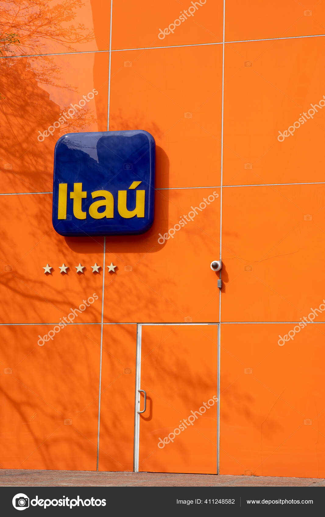 Sao Paulo Brazil September 2020 Logo Itau Facade Brazilian Commercial Stock Editorial Photo C Casadaphoto 411248582